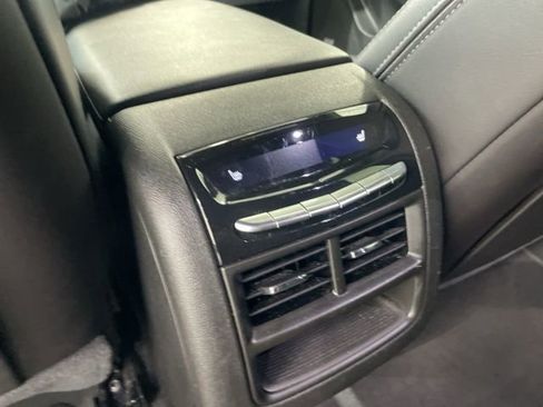 Used 2024 Cadillac XT5 Premium Luxury image 32