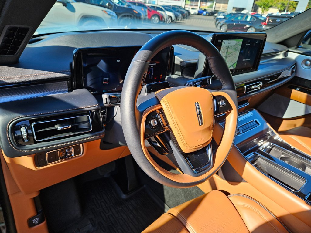 Certified 2025 Lincoln Aviator Black Label AWD/4WD image 21