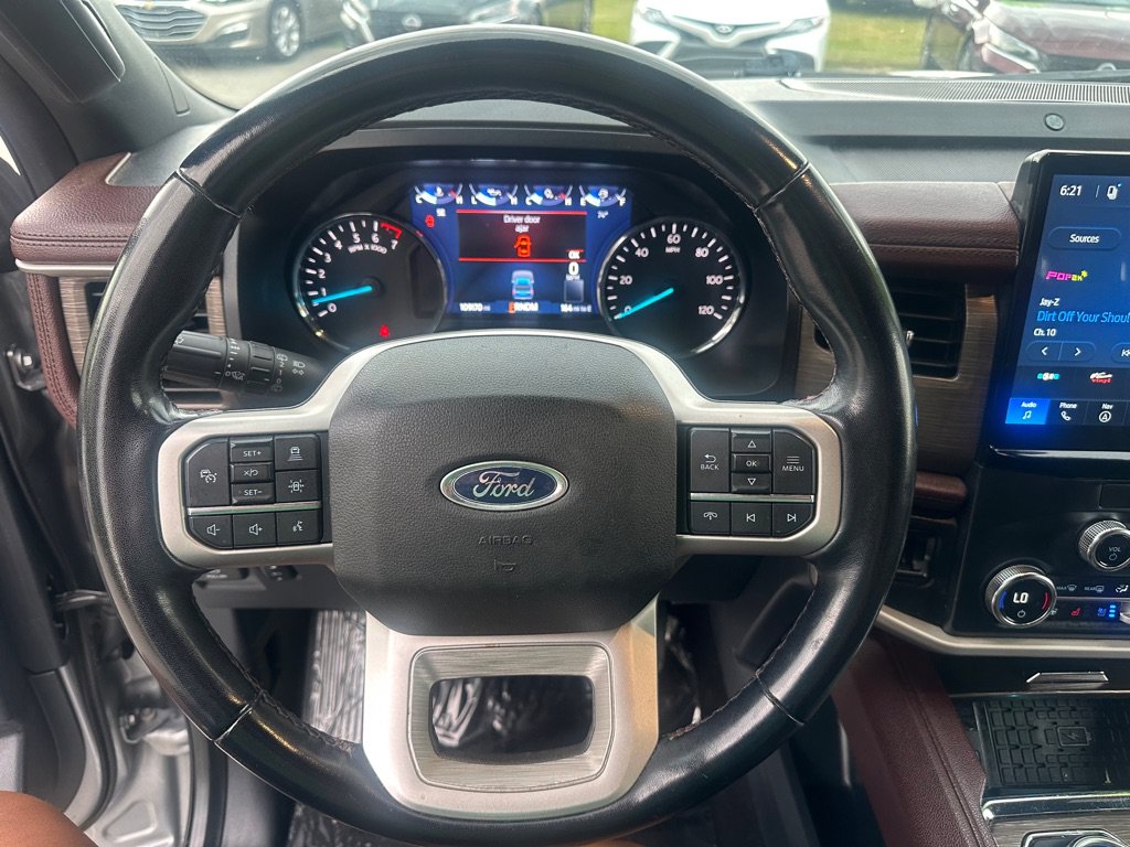 Used 2022 Ford Expedition Limited RWD image 16