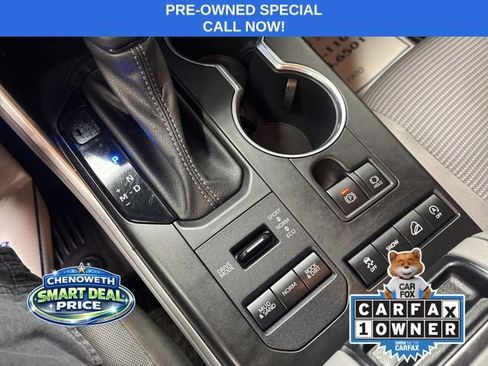 Used 2022 Toyota Highlander LE AWD/4WD image 14