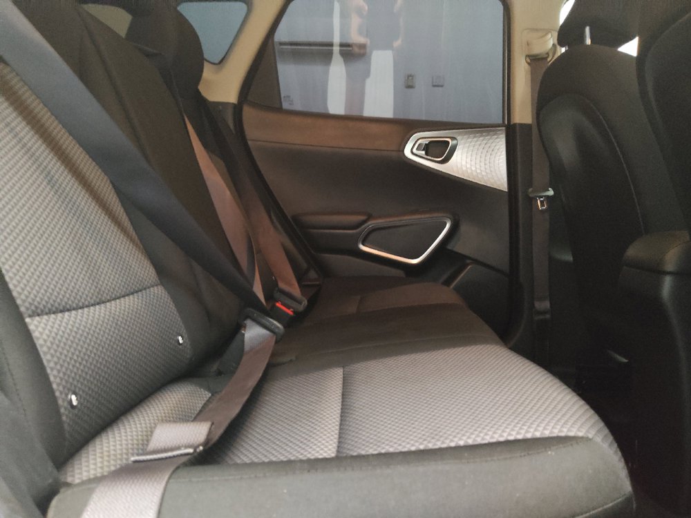 Used 2020 Kia Soul LX FWD image 19