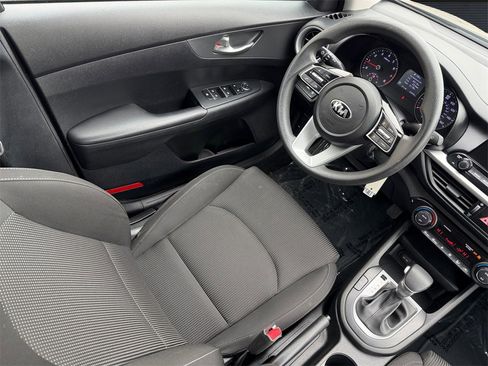 Used 2019 Kia Forte LXS image 15
