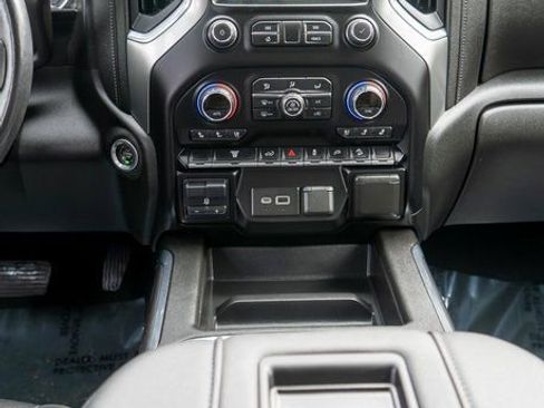 Used 2021 Chevrolet Silverado 2500 LTZ w/ LTZ Convenience Package AWD/4WD image 18