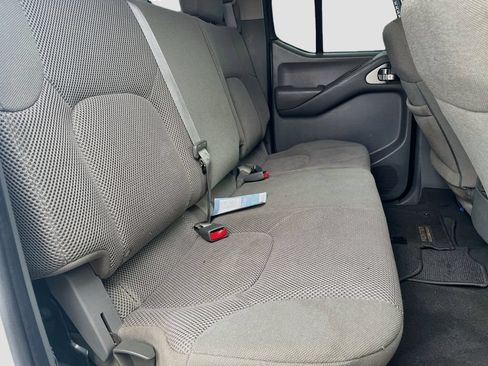 Used 2021 Nissan Frontier SV w/ Midnight Edition Floor Mats AWD/4WD image 25