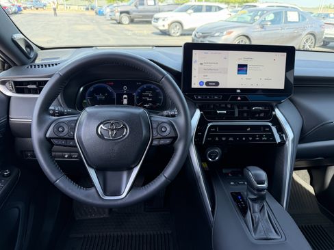 Used 2024 Toyota Venza Limited AWD/4WD image 16