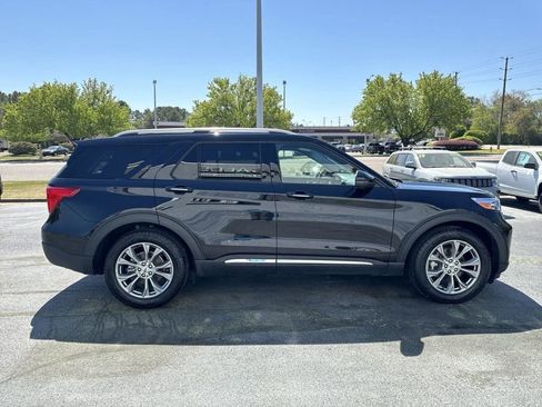 Used 2022 Ford Explorer Limited w/ Equipment Group 301A image 8