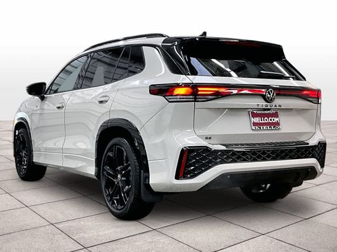 New 2026 Volkswagen Tiguan SE R-Line AWD/4WD image 3