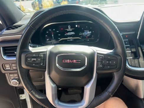 Used 2022 GMC Yukon SLT w/ SLT Premium Package AWD/4WD image 8