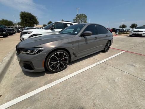 Used 2022 BMW 530e w/ Premium Package RWD image 20