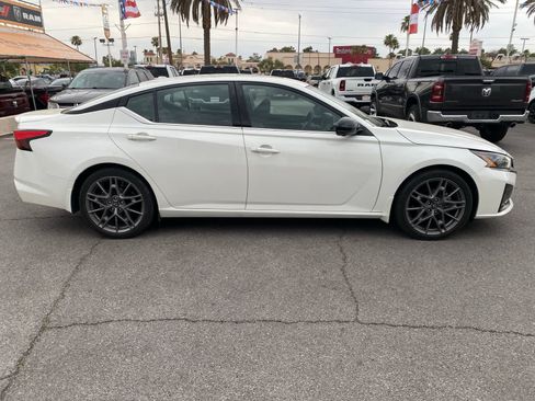 Used 2024 Nissan Altima 2.0 SR FWD image 4