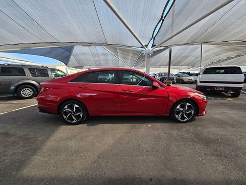 Used 2023 Hyundai Elantra Limited FWD image 4