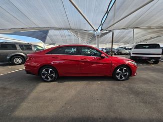 Used 2023 Hyundai Elantra Limited FWD video 4