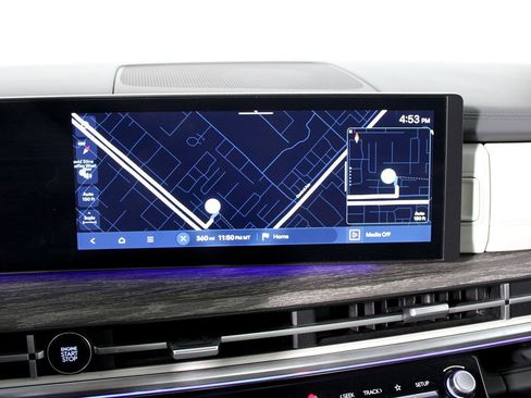 Used 2025 Hyundai Santa Fe Limited image 27