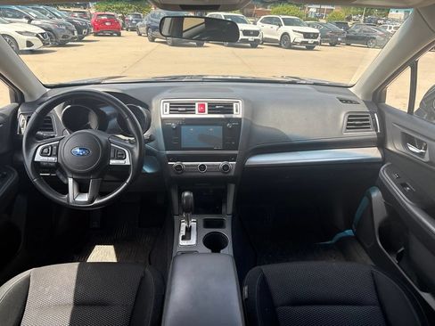 Used 2017 Subaru Outback 2.5i Premium AWD/4WD image 31