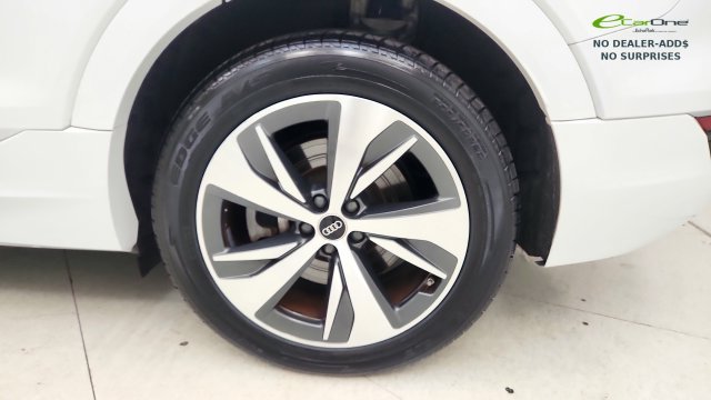 Used 2024 Audi Q8 e-tron Premium AWD/4WD image 77