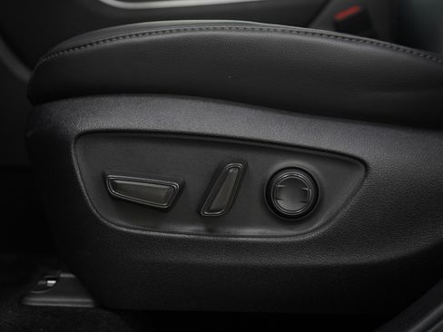 Used 2025 Toyota Highlander XSE AWD/4WD image 29