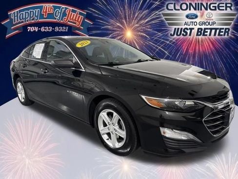 Used 2023 Chevrolet Malibu LS FWD image 1
