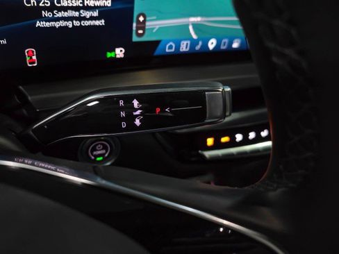 Used 2024 Cadillac Lyriq Sport image 23