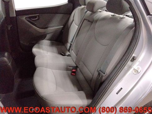 Used 2016 Hyundai Elantra SE image 13