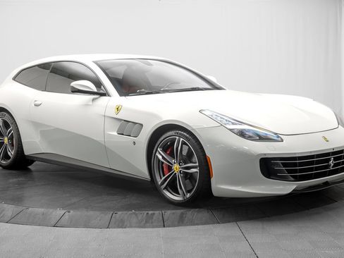 Used 2019 Ferrari GTC4Lusso AWD/4WD image 9