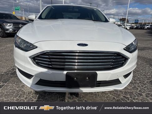 Used 2018 Ford Fusion S image 2