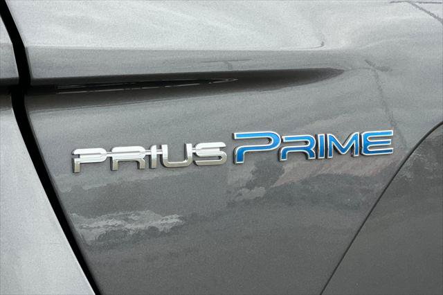 Certified 2017 Toyota Prius Prime Plus w/ Carpet Mat Package FWD image 32