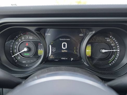 Used 2024 Jeep Wrangler Unlimited Sahara AWD/4WD image 37