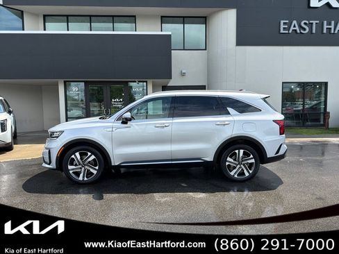 Certified 2023 Kia Sorento EX AWD/4WD image 2
