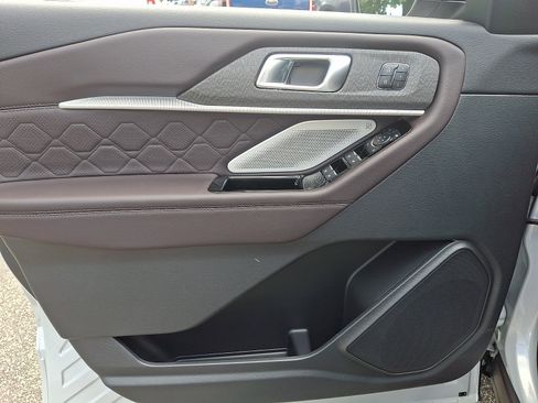 New 2026 Ford Explorer Platinum AWD/4WD image 9