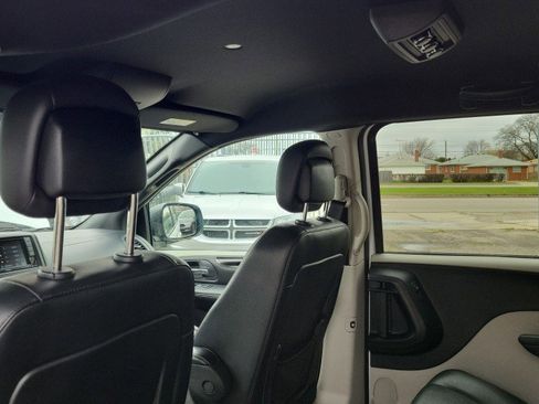 Used 2019 Dodge Grand Caravan SXT image 26