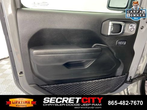 Used 2023 Jeep Wrangler Unlimited Rubicon 4xe w/ Steel Bumper Group AWD/4WD image 12
