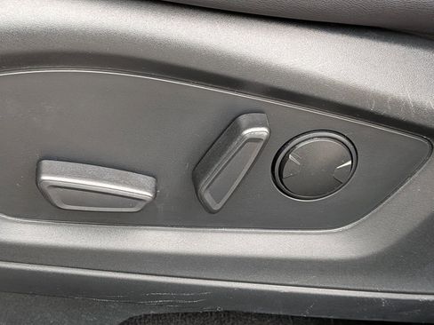 Certified 2023 Ford Explorer XLT w/ Equipment Group 202A image 23