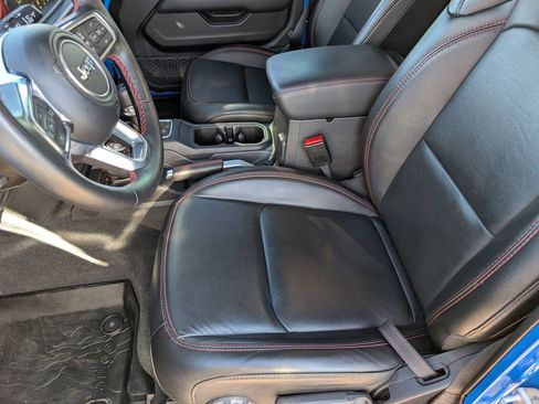 Used 2022 Jeep Wrangler Unlimited Rubicon w/ Steel Bumper Group image 11