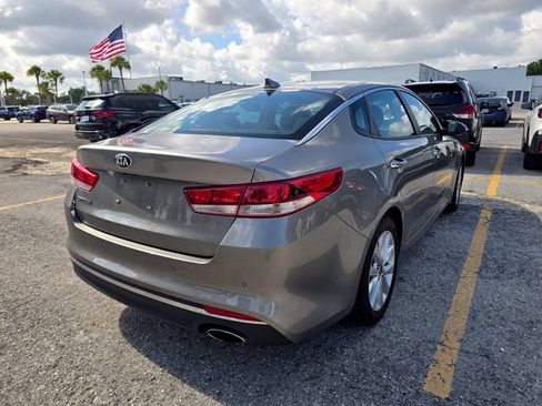 Used 2018 Kia Optima LX w/ 17" Alloy Wheels Package FWD image 8