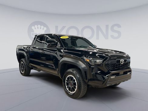 Used 2025 Toyota Tacoma TRD Off-Road image 7