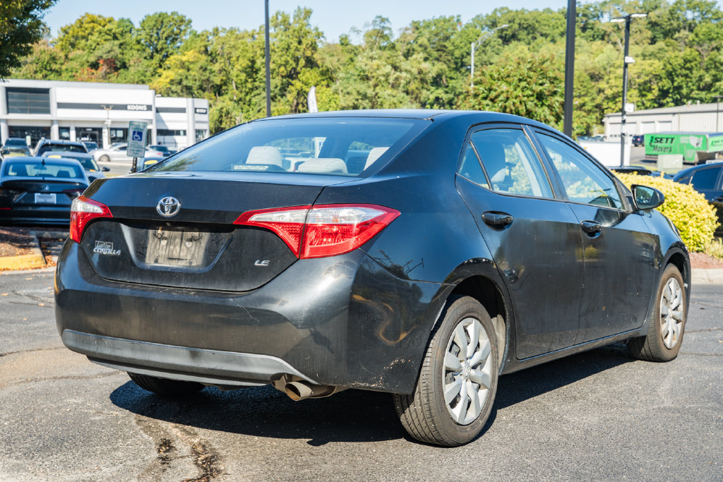 Used 2016 Toyota Corolla LE FWD image 4