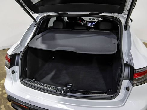 Used 2024 Porsche Macan AWD/4WD image 68