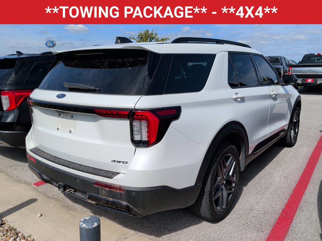 Used 2025 Ford Explorer ST-Line w/ Premium Package AWD/4WD image 7
