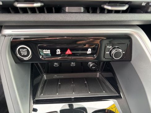 Used 2025 Audi Q5 Premium AWD/4WD image 23