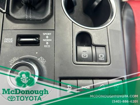 Used 2022 Toyota Highlander XSE AWD/4WD image 19