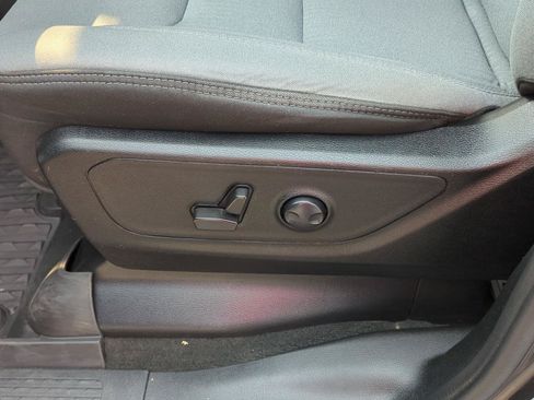 Used 2022 RAM 1500 Big Horn AWD/4WD image 13