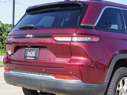 Used 2023 Jeep Grand Cherokee Limited AWD/4WD image 5