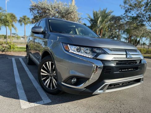 Used 2019 Mitsubishi Outlander SEL image 1