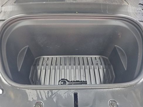 Used 2021 Tesla Model Y Long Range image 3