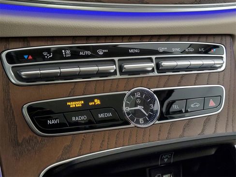 Used 2020 Mercedes-Benz E 350 4MATIC Sedan image 23