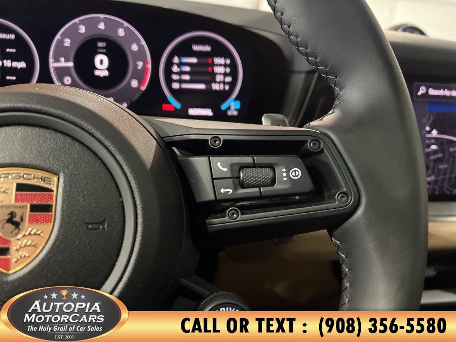 Used 2025 Porsche Cayenne S AWD/4WD image 32
