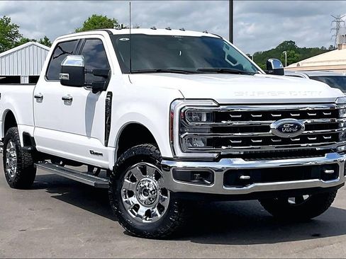 Used 2024 Ford F250 Lariat w/ Chrome Package image 38