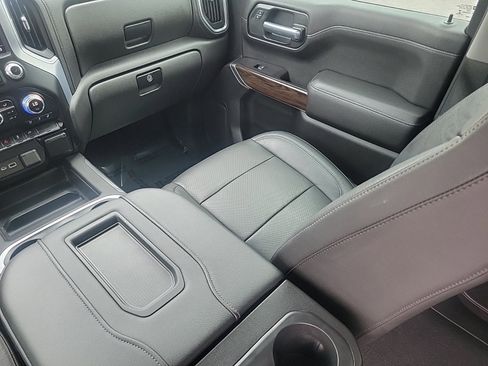 Used 2019 GMC Sierra 1500 SLT w/ SLT Premium Package image 17