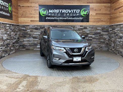 Used 2019 Nissan Rogue SL image 2