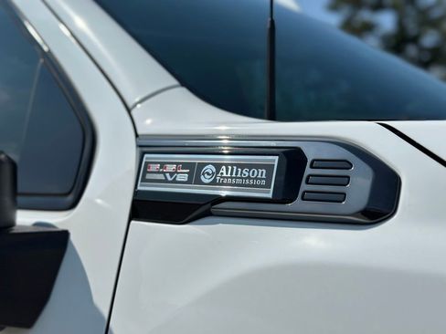 Used 2024 GMC Sierra 2500 AT4 w/ AT4 Premium Plus Package AWD/4WD image 13